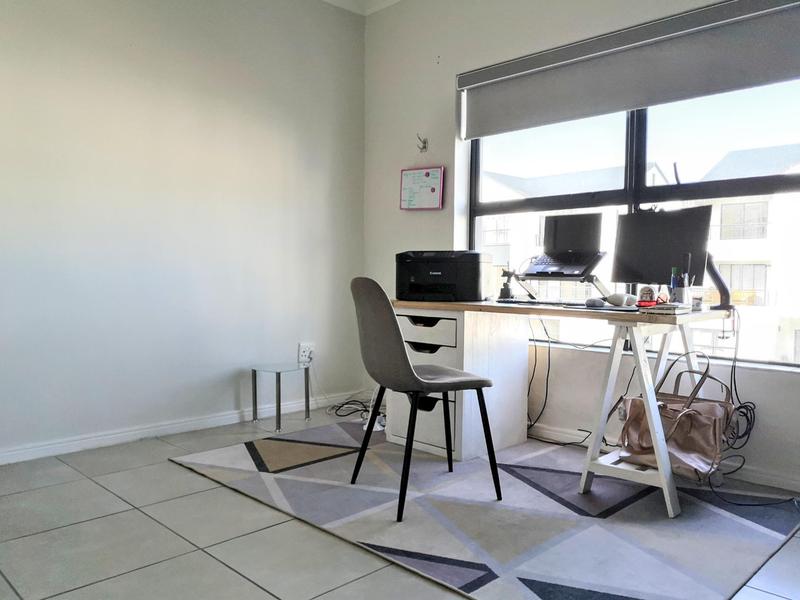 To Let 2 Bedroom Property for Rent in Sandown Western Cape